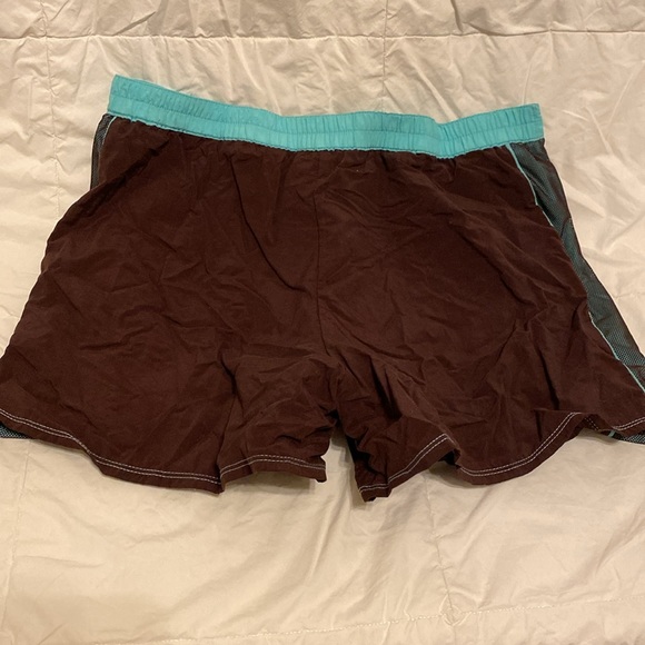 Active Wear - Picture 2 of 11